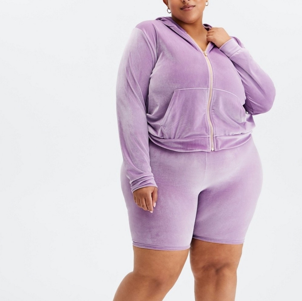 FABLETICS: NWT 2 Piece Velour Set